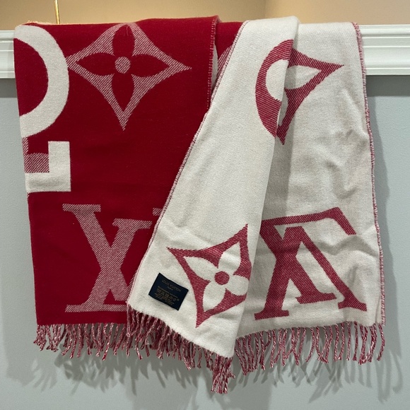 LOUIS VUITTON: Monogram Capital Scarf (M73453) - Unisex - Picture 5 of 7